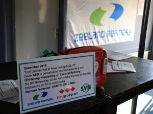 uitreiking-eerst-AED-certificatena-aan-vrijwilliger-SV-nieuwdorp